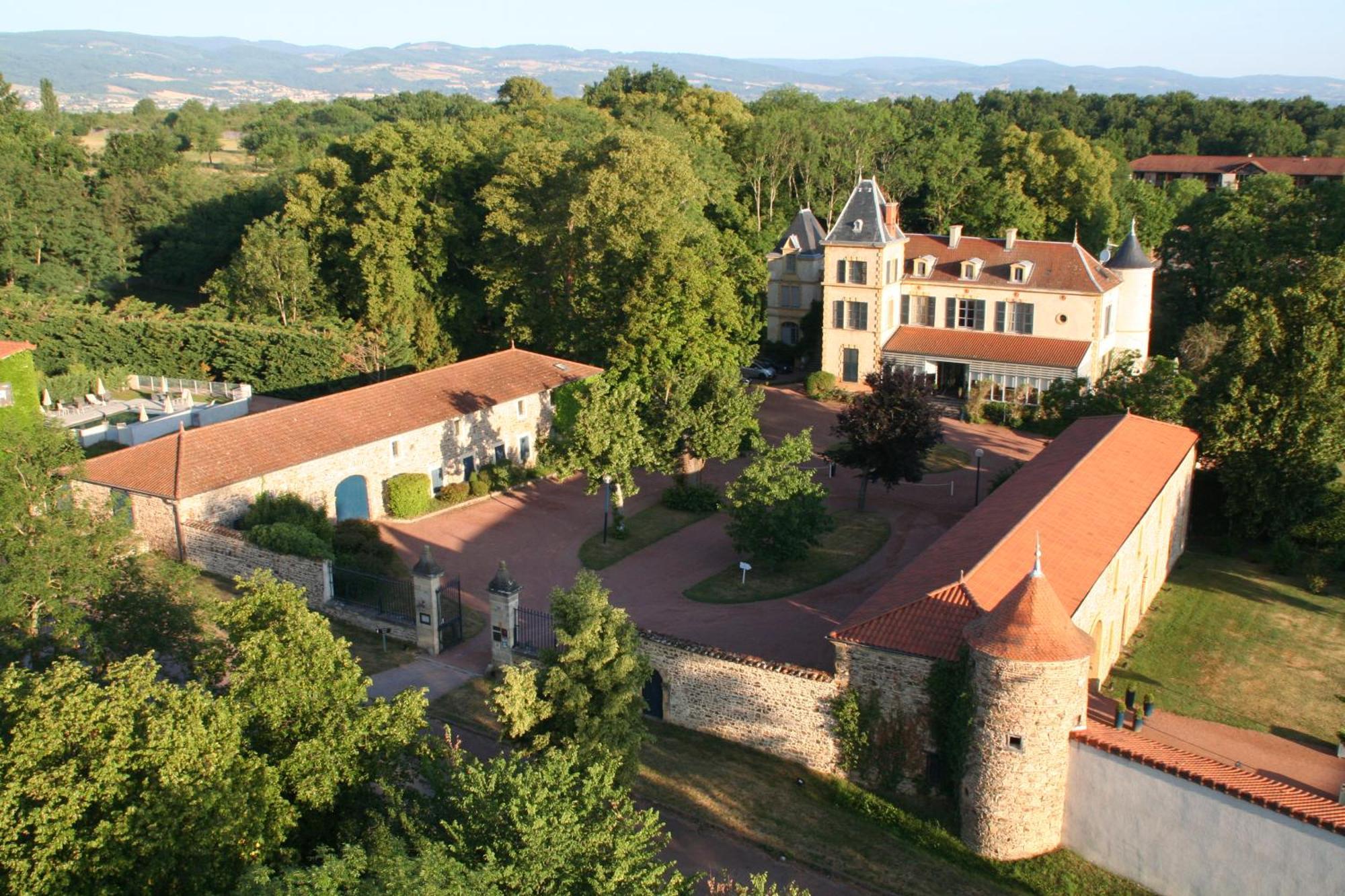 Chateau De Champlong Table **** Golf & 4* Villerest (Loire)