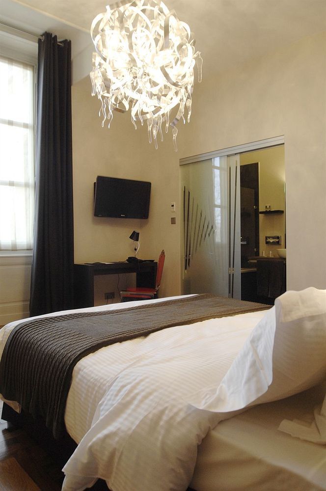 Chateau De Champlong Table **** Golf & Hotel Villerest (Loire)