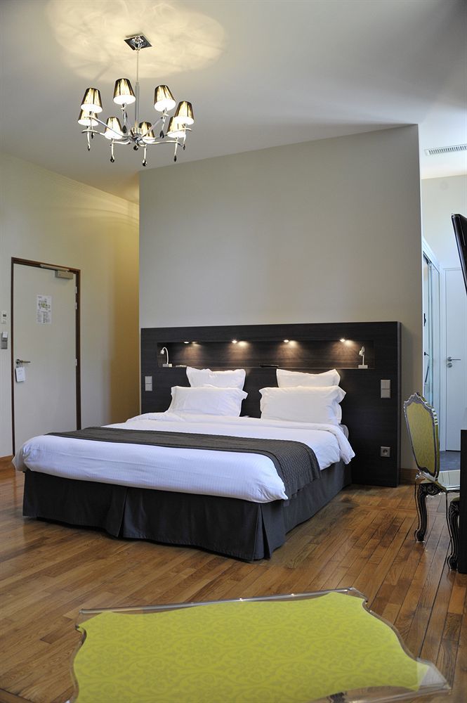 Chateau De Champlong Table **** Golf & Hotel Villerest (Loire)
