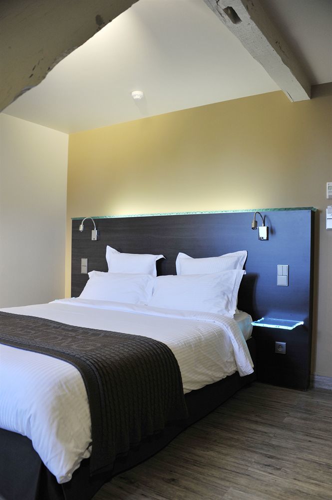 Chateau De Champlong Table **** Golf & Hotel