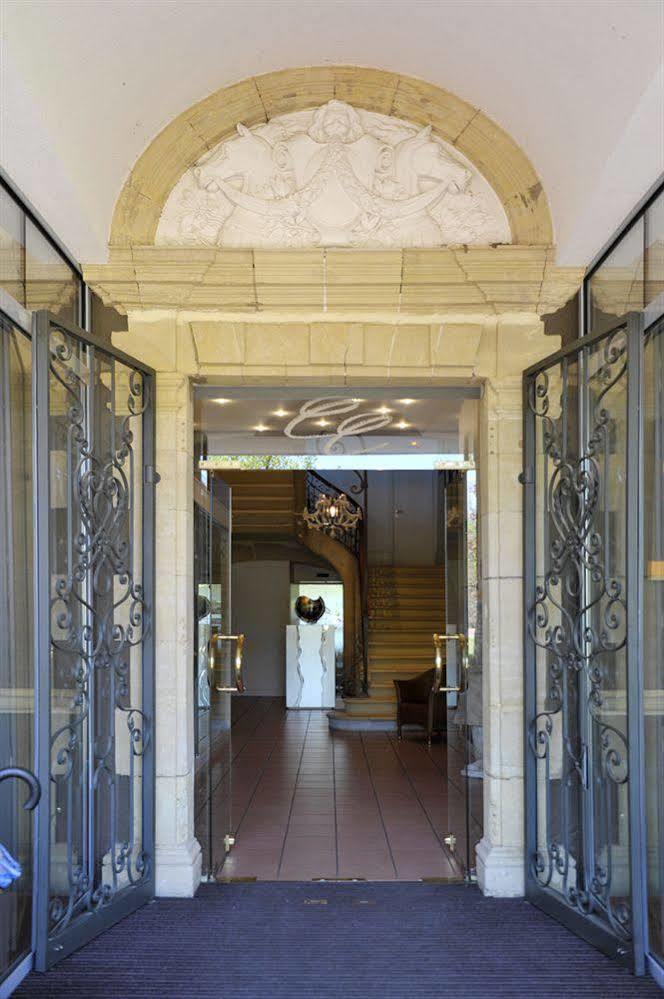 Chateau De Champlong Table **** Golf & Villerest (Loire)