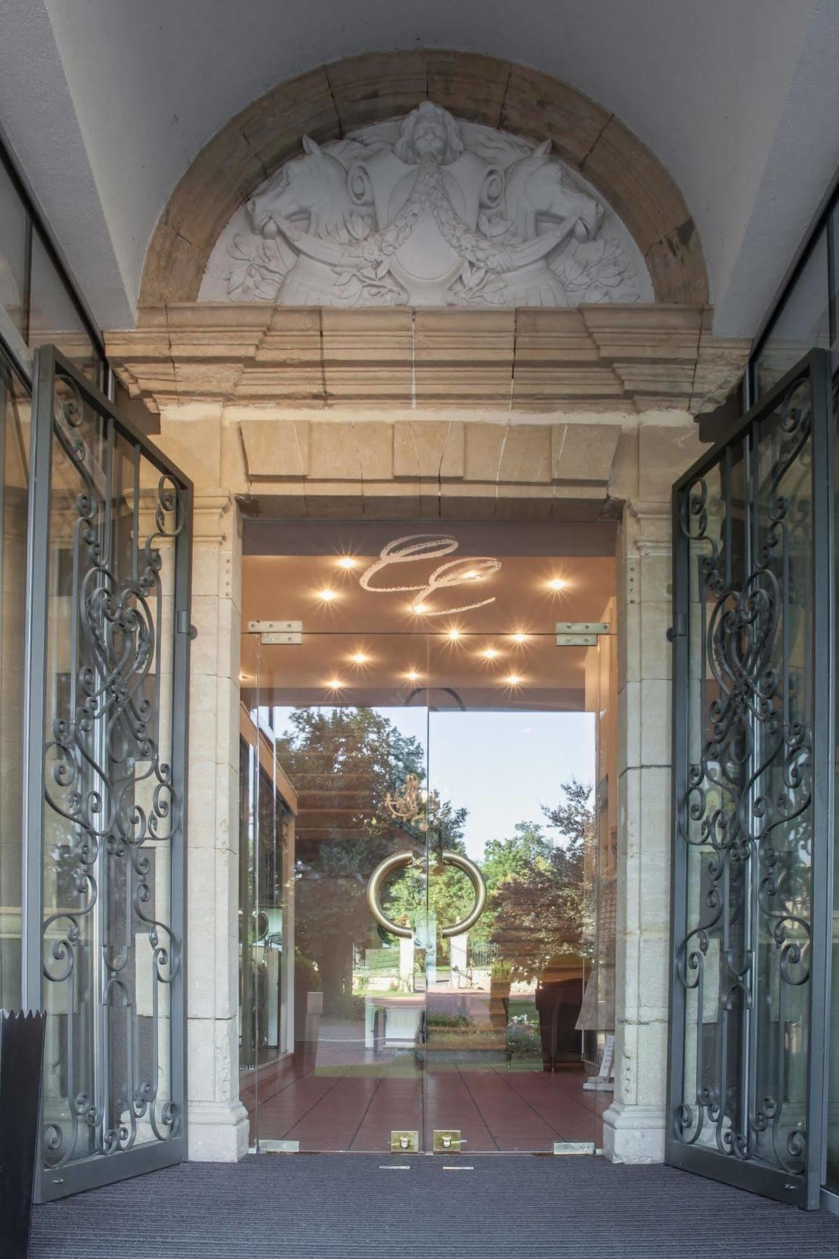 Chateau De Champlong Table **** Golf &